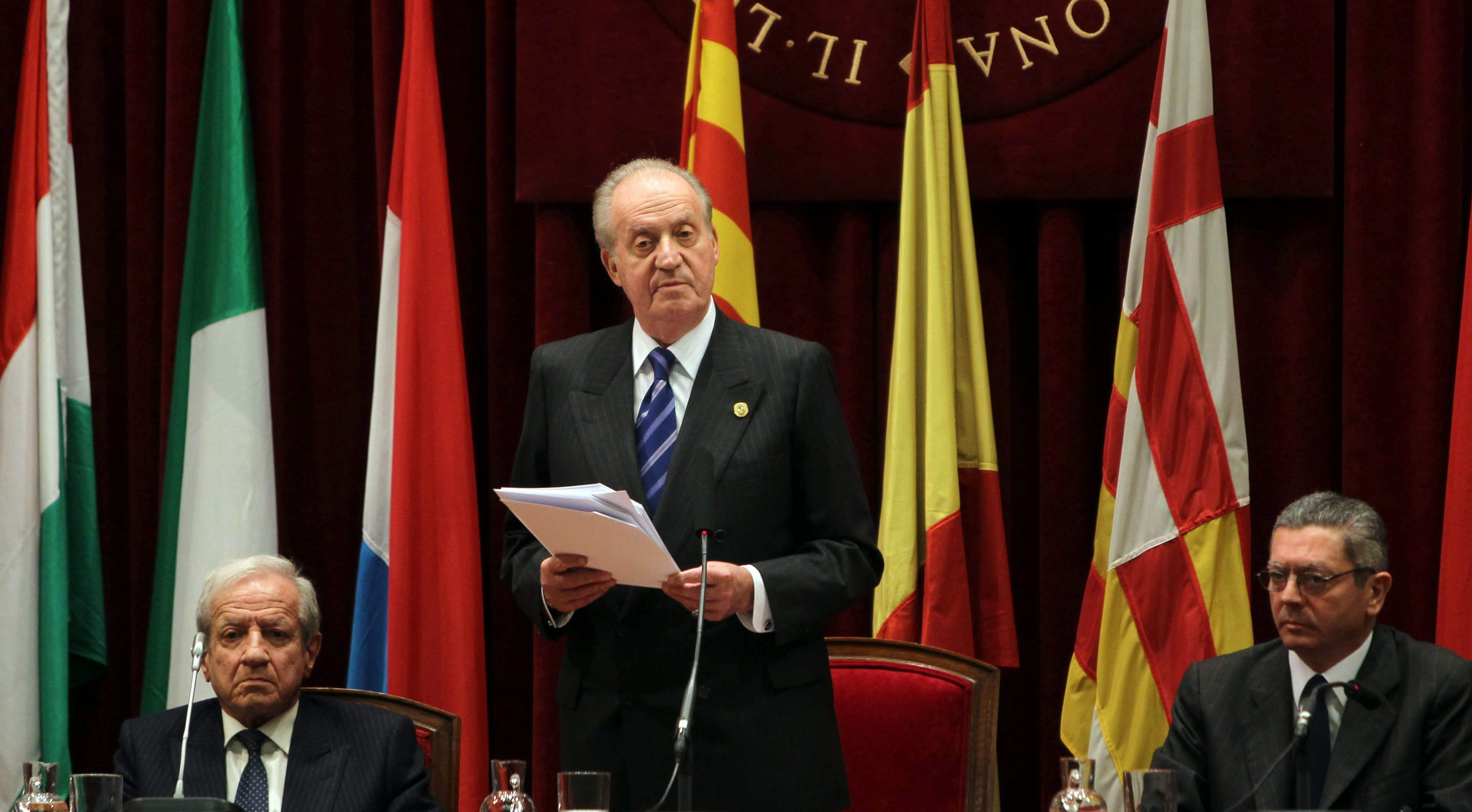 <p>"El Rey va a tener que dejar de hablar"</p>
