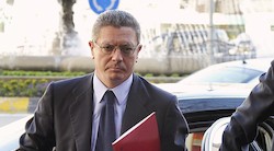 <p>Gallard&Atilde;&sup3;n, firme contra ETA: No a la amnist&Atilde;&shy;a</p>
