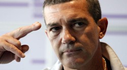 <p>Antonio Banderas</p>
