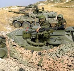 Ni sindicatos, ni huelgas, ni negociaciones colectivas para los militares