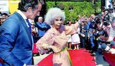 <p>La prensa rinde las portadas a Cayetana por su alegre boda en Sevilla</p>
