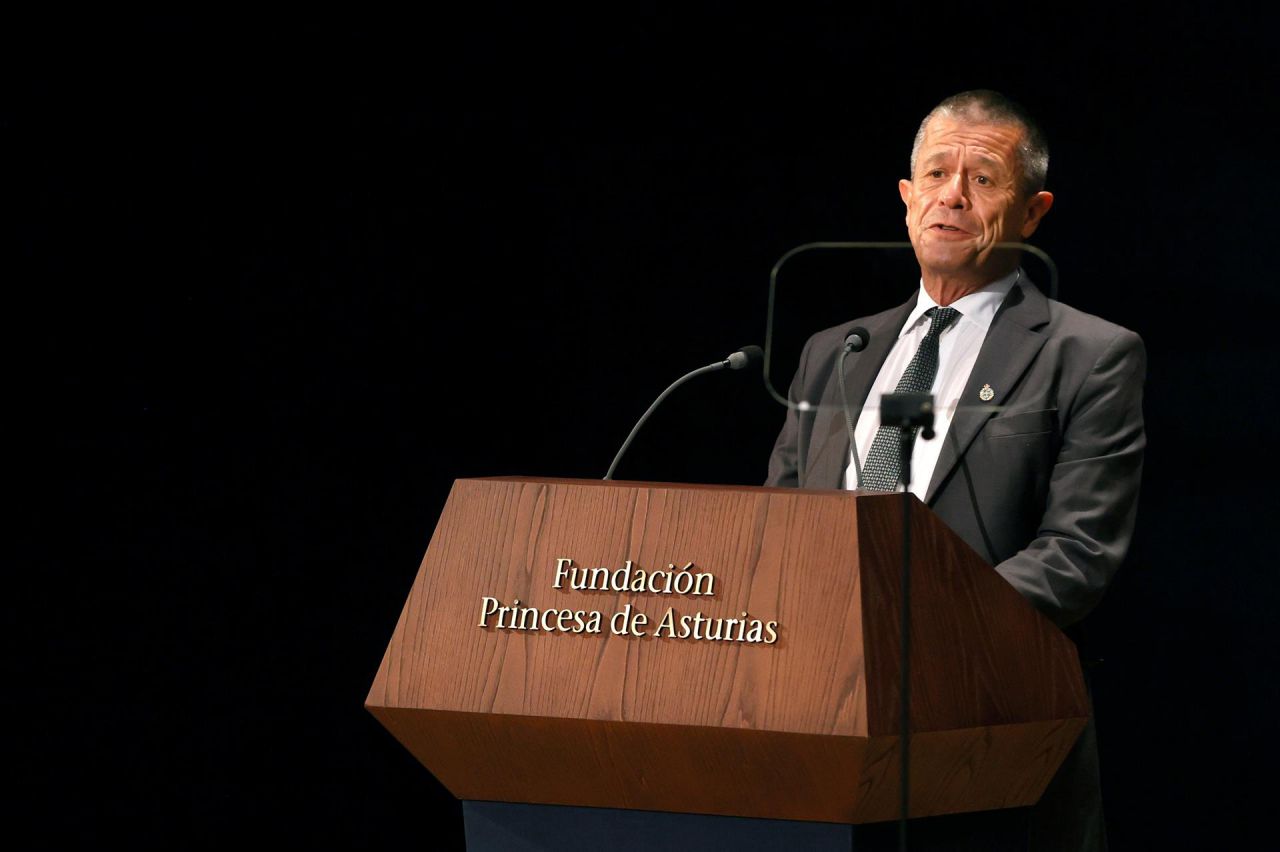 El literato francés Emmanuel Carrere.