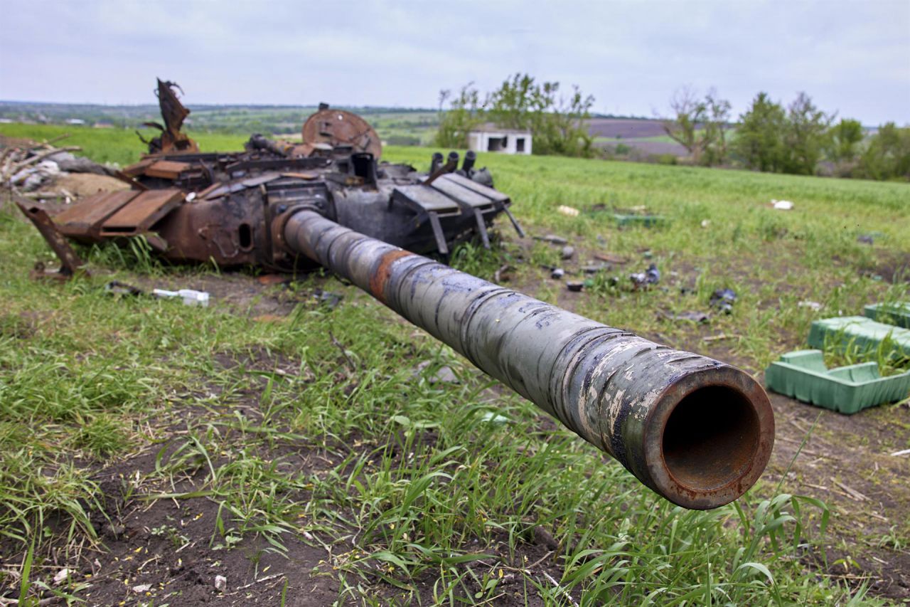 Un tanque ruso destruido en Járkov, Ucrania