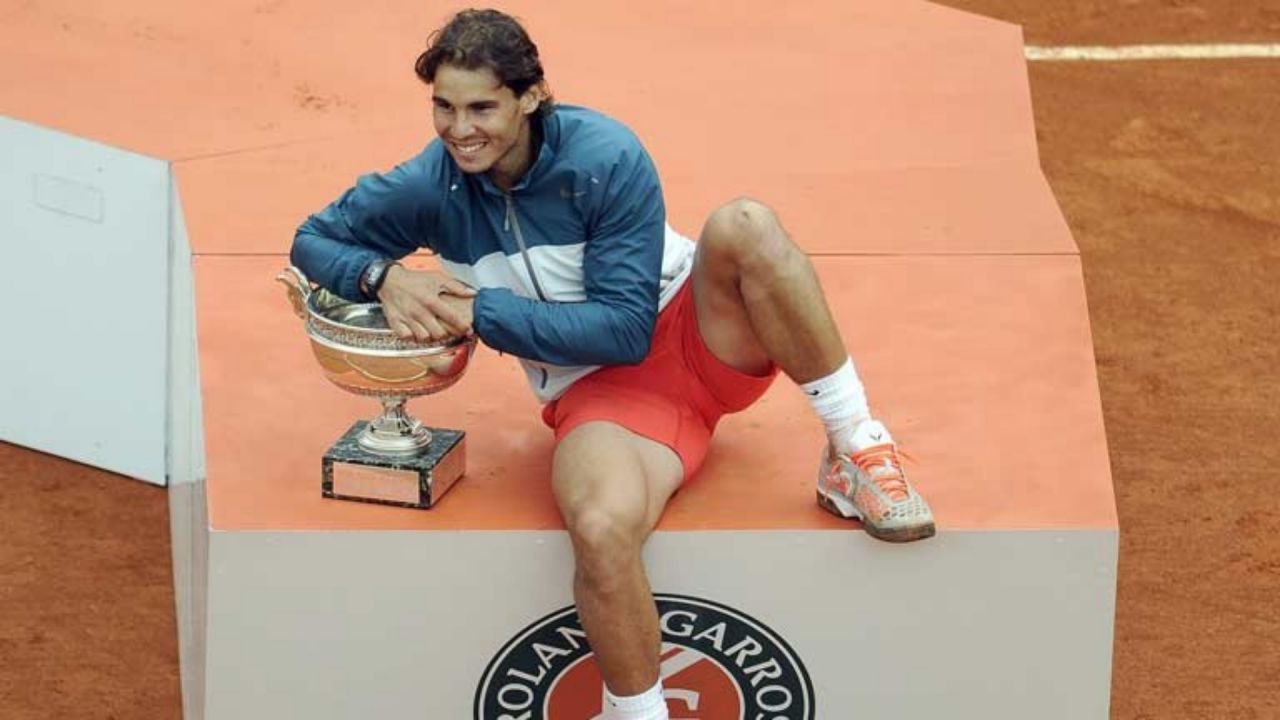 Nadal se apoya en su 8º Roland Garros en la final española ante David Ferrer (6-3, 6-2 y 6-3). 
