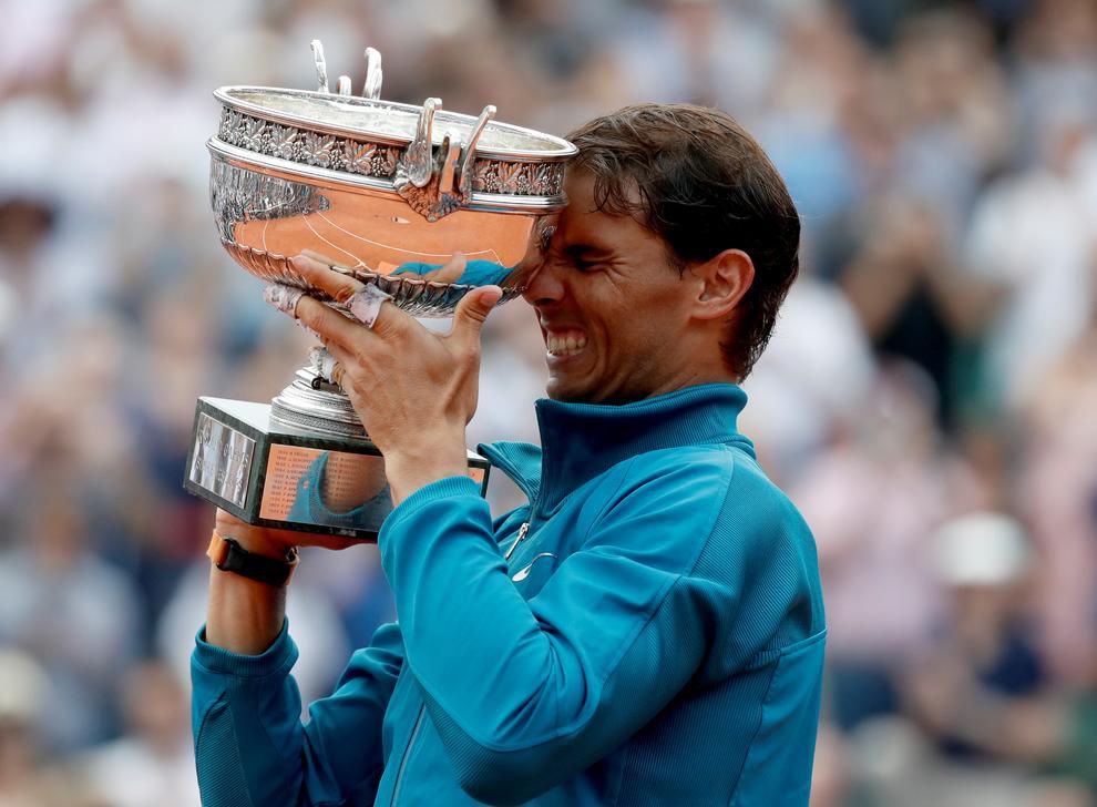 Nadal festeja su 7º Roland Garros tras derrotar a Djokovic por 6-4, 6-3, 2-6 y 7-5.