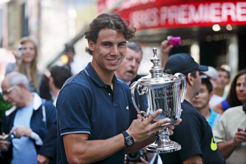 El US Open era el Grand Slam que le faltaba al astro español. Lo alzó por primera vez tras ganar en la final a Djokovic por  6-4, 5-7, 6-4 y 6-2.