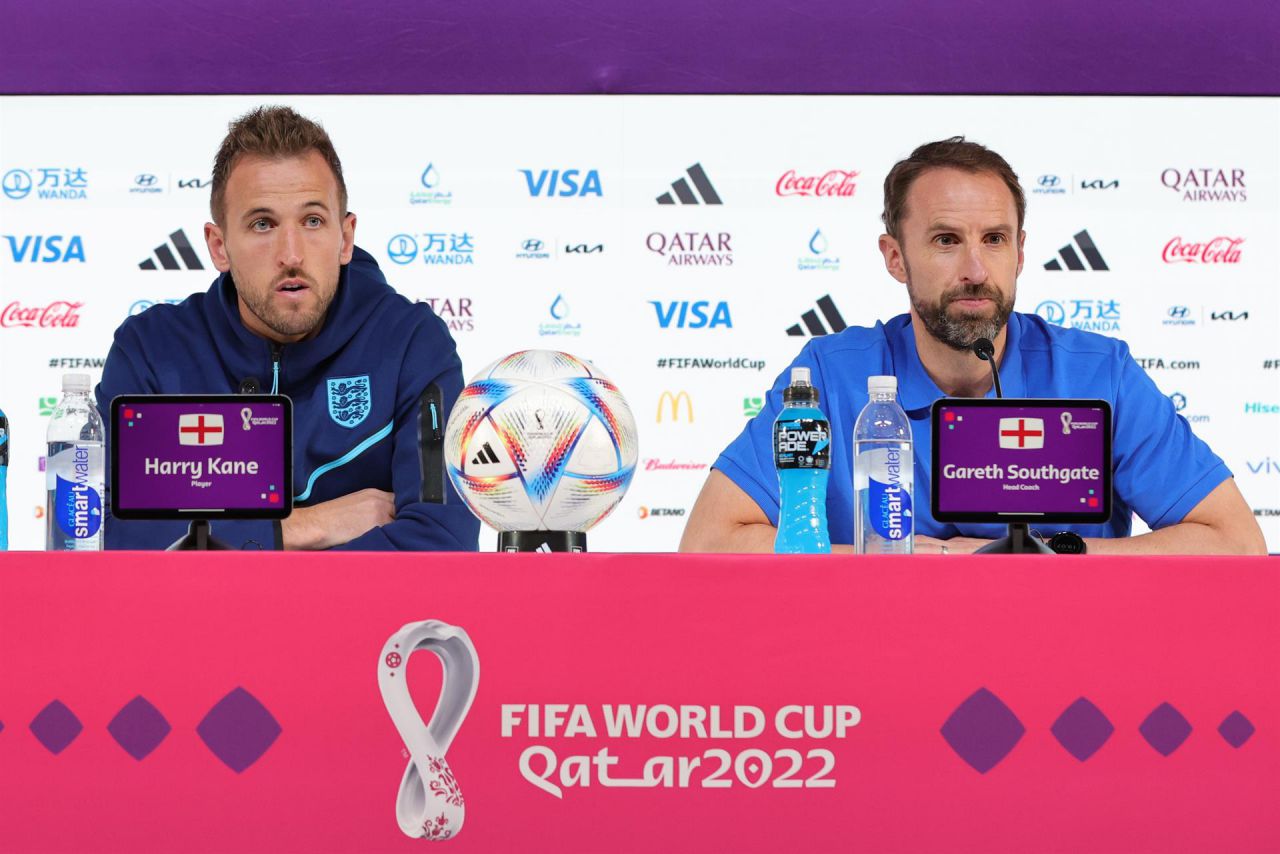 La jornada empezó con los países que quisieron protestar contra Catar amenazados por la FIFA