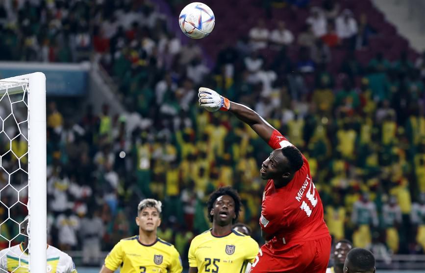 Edouard Mendy cuajó una buena actuación frente a los ecuatorianos