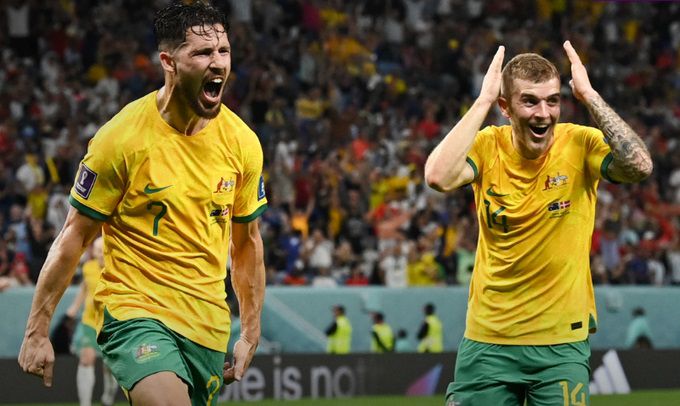 Australia dio la campanada con el gol de Leckie