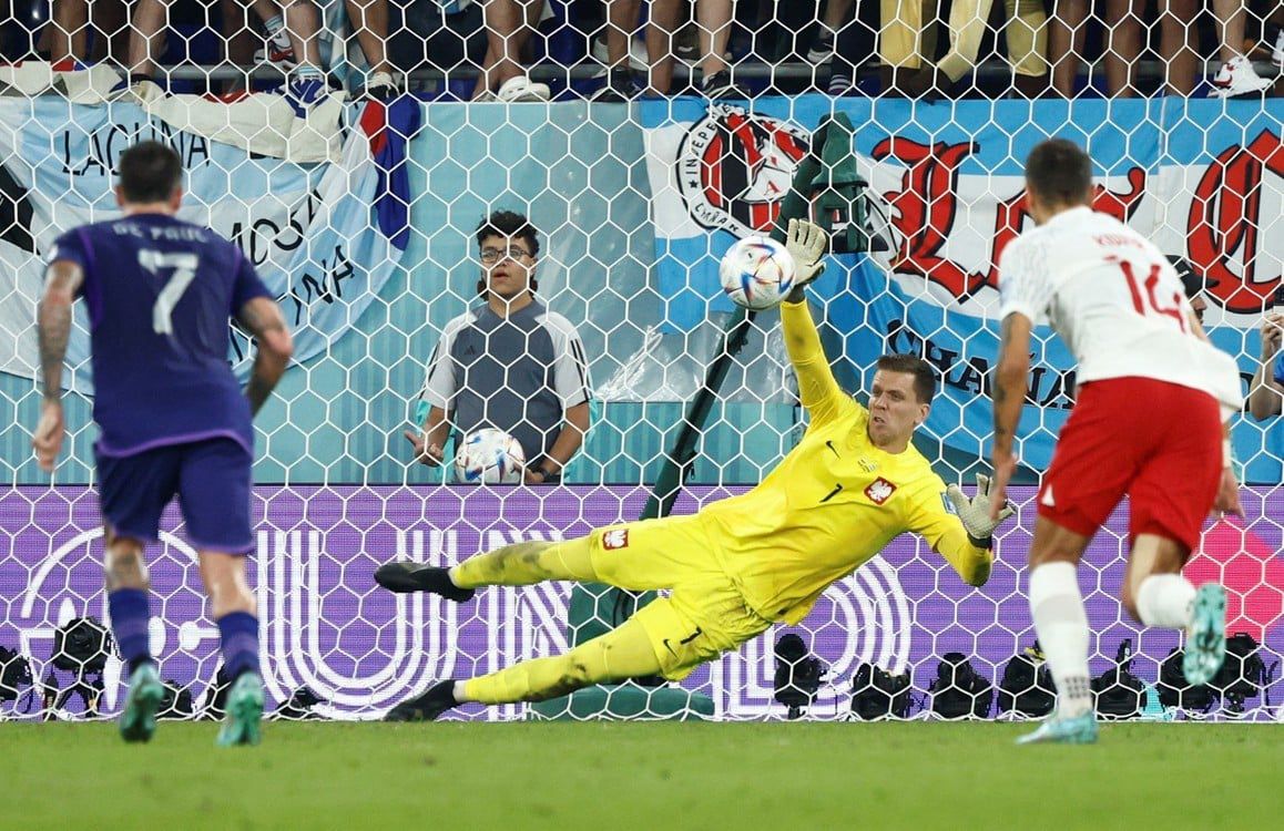 Szczesny paró un penalti a Messi, su segunda para de una pena máxima en este Mundial