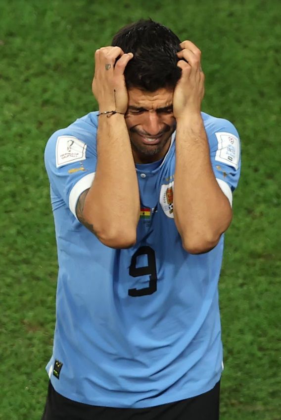 Luis Suárez no pudo contener las lágrimas tras la eliminación charrúa