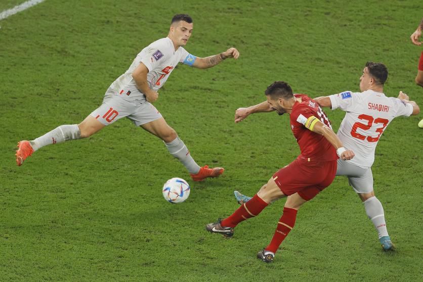 Tadic lideró la remontada serbia del primer tiempo