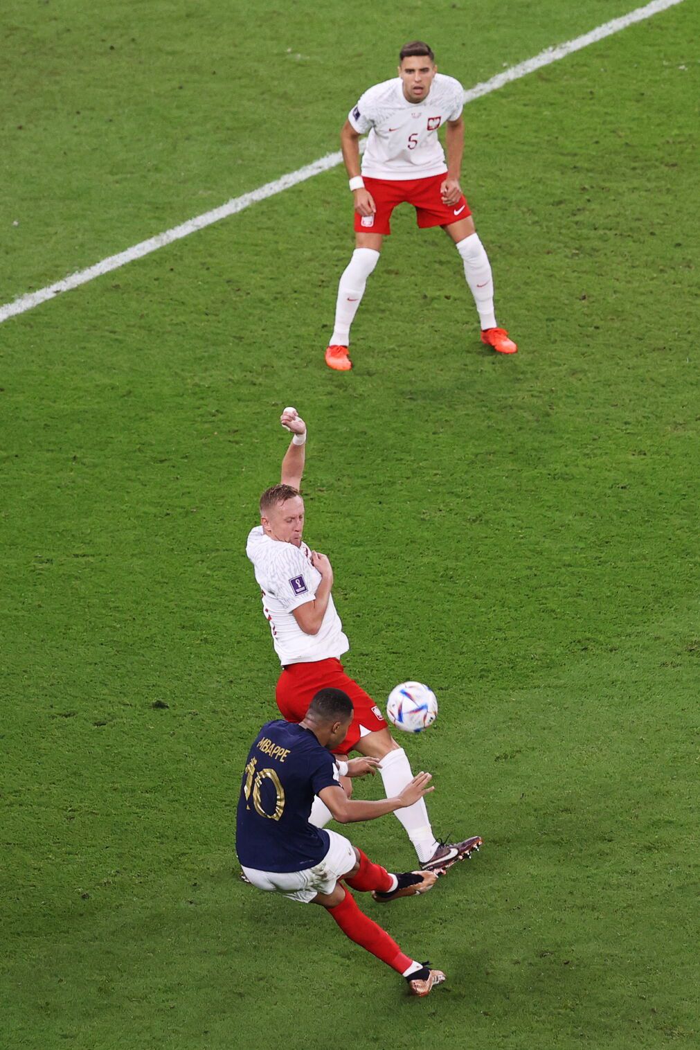 Kylian Mbappé guió a Francia hacia los cuartos de final