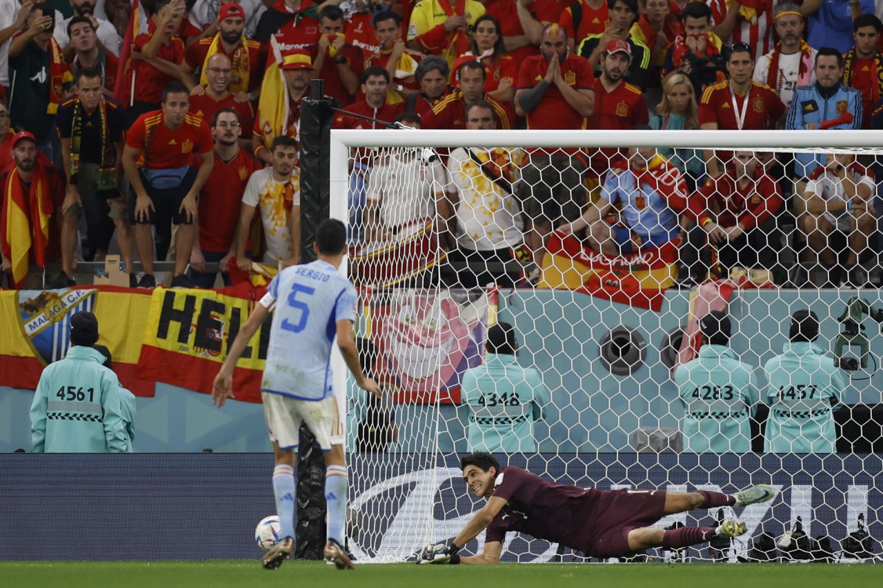 Bounou se erigió en el héroe de Marruecos al parar dos penaltis