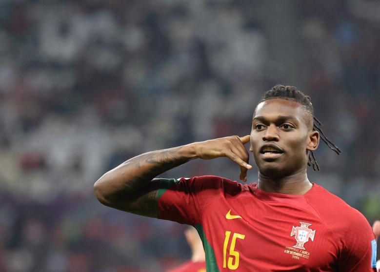 Rafael Leao redondeó la goleada lusa a Suiza con un golazo