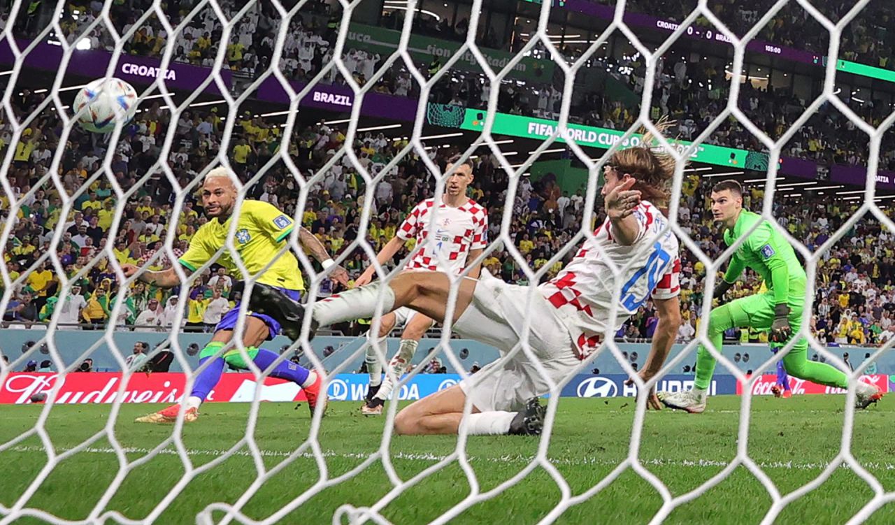 Neymar anotó un gol en la prórroga que parecía meter a Brasil en semifinales