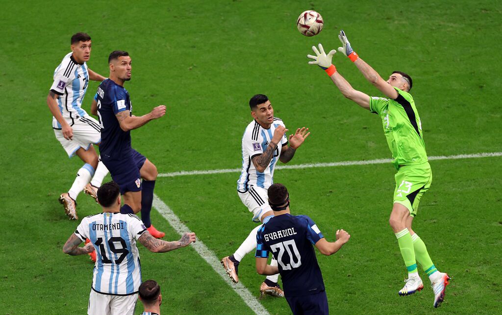 La zaga argentina supo contener los intentos balcánicos