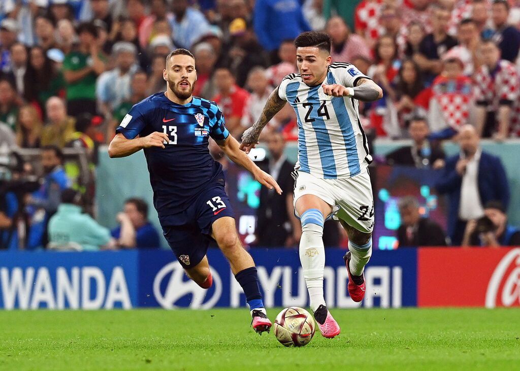 Enzo Fernández volvió a comandar el centro del campo argentino