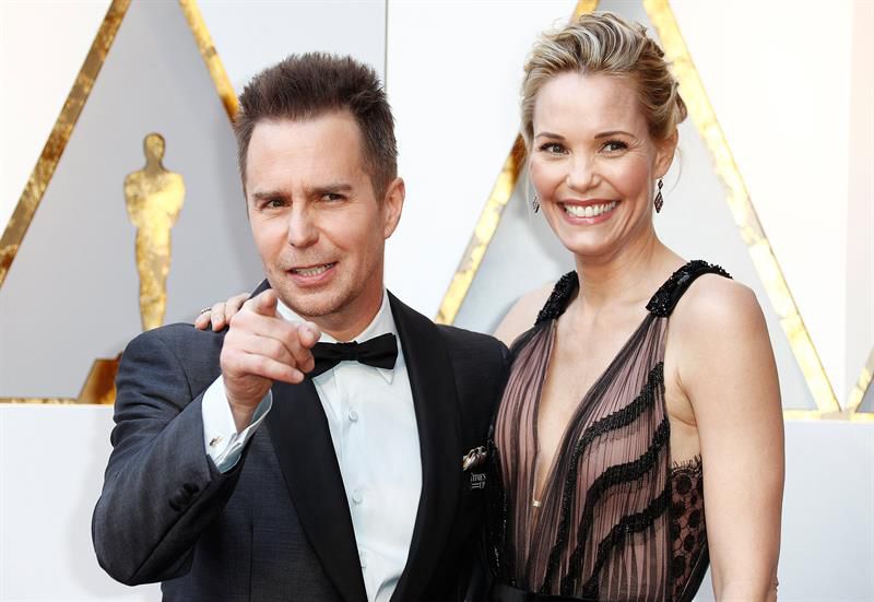 Sam Rockwell, ganador al Oscar a Mejor actor secundario por su papel en Tres anuncios en las afueras, y su pareja, la actriz Leslie Bibb