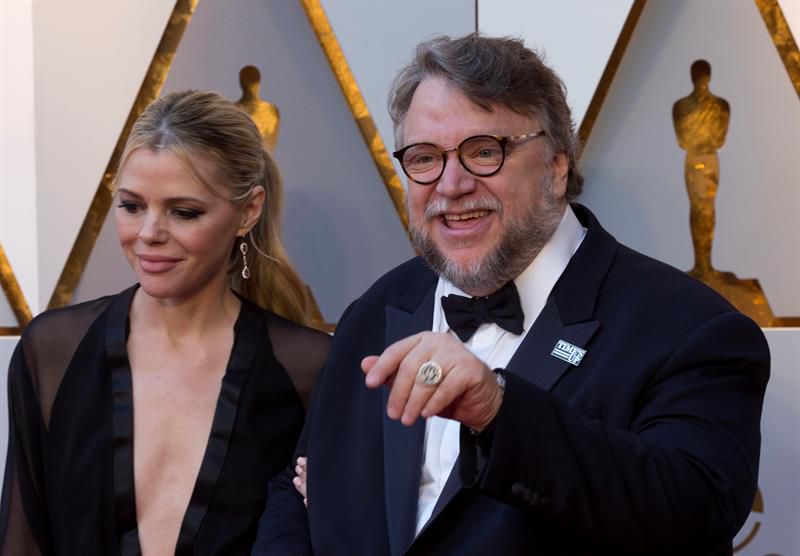 Guillermo del Toro, ganador al Oscar a mejor director por 'La forma del agua', y la guionista Kim Morgan