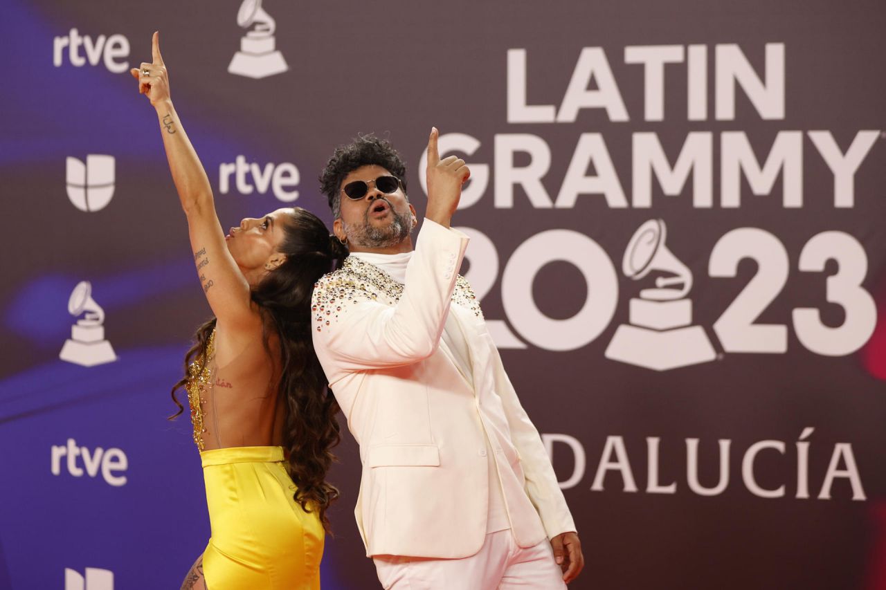 Los cantantes AlaMor y Wizzmer.