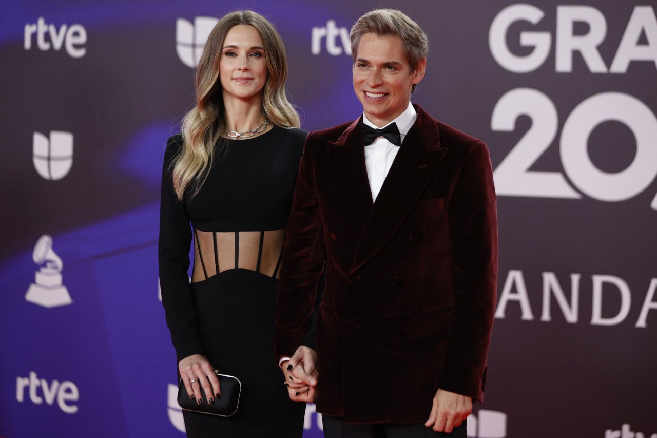 Carlos Baute y su esposa Astrid Klisans.