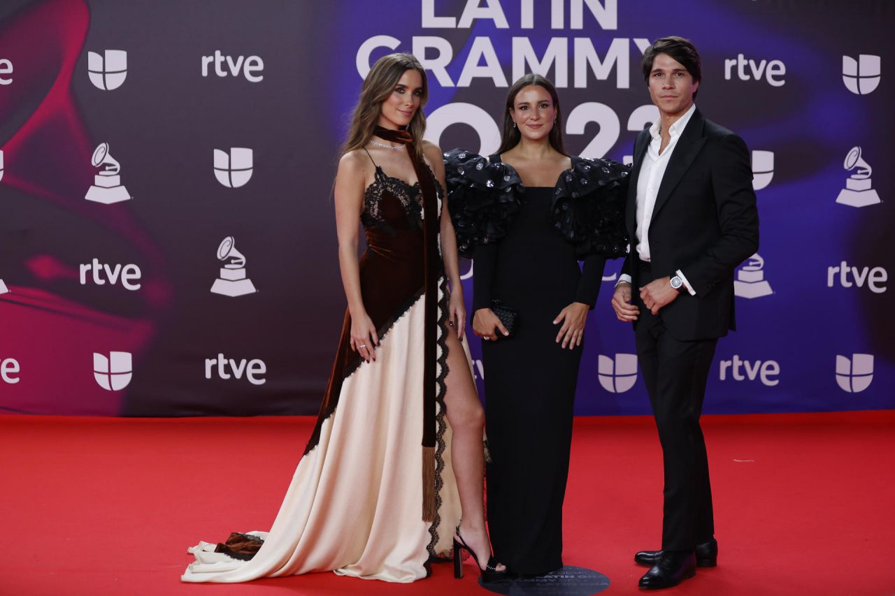 María Pombo, Marta Pombo, Pablo Castellanos.
