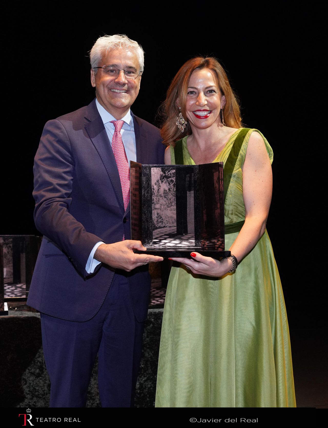  Ignacio García-Belenguer, director general del Teatro Real, y  Natalia Chueca, alcaldesa de Zaragoza. 