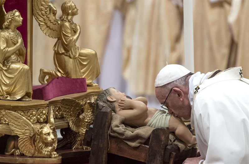 Francisco durante la misa del Gallo celebrada este domingo