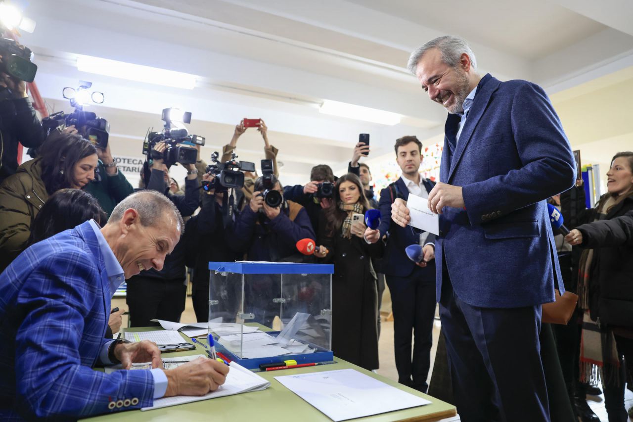 El candidato del PP y actual presidente de Aragón, Jorge Azcón.