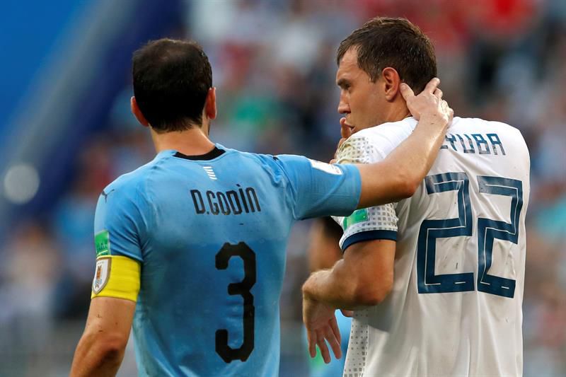 Godín se erigió como e jefe de la mejor defensa del torneo