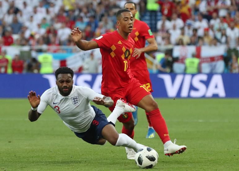 Tielemans fue uno de los más destacados en el plomizo duelo ante los ingleses