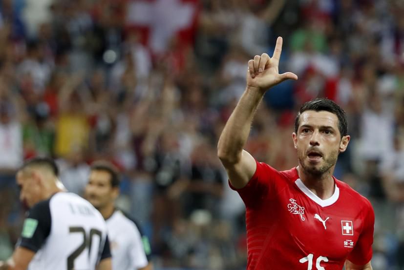 Suiza siguió al estela brasileña hacia los octavos de final
