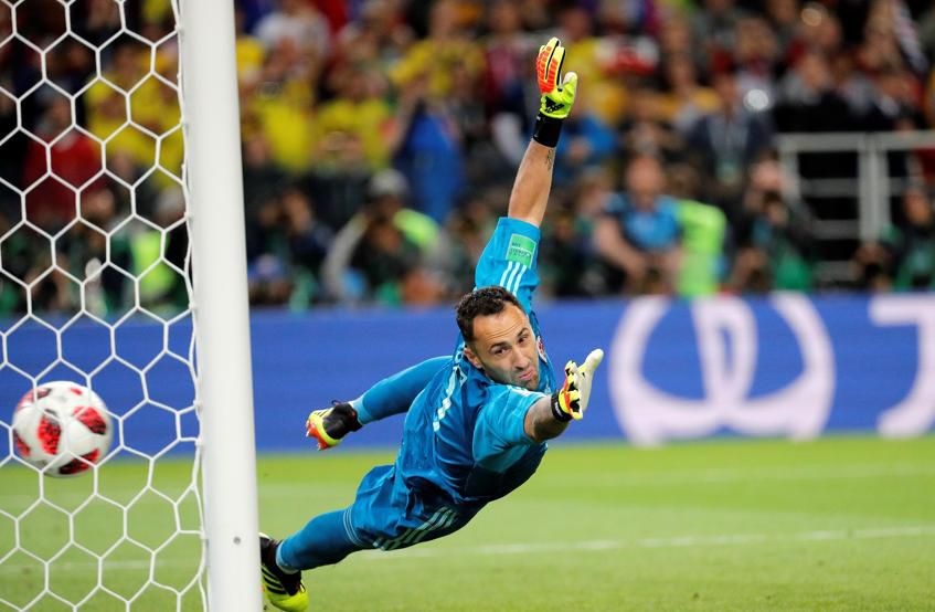 Ospina no pudo detener el último lanzamiento, embocado por Dier