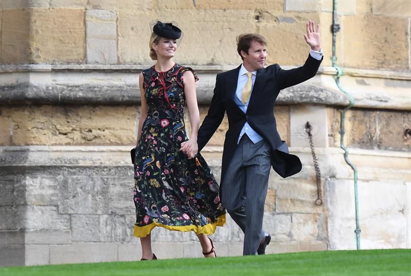  El cantante británico James Blunt (d) y su mujer, Sofia Wellesley.