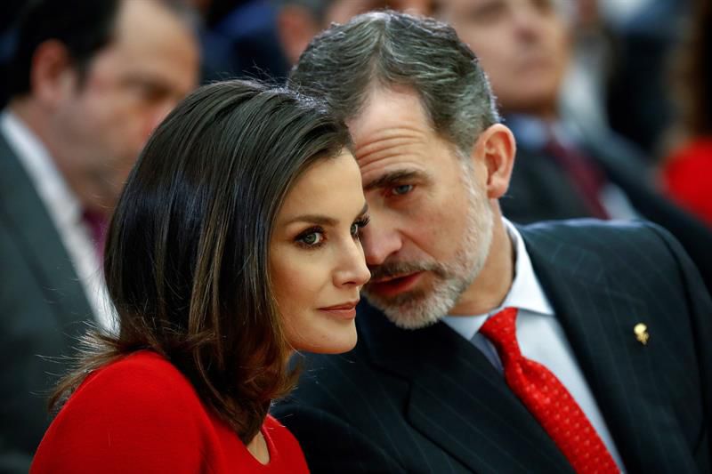 Los Reyes Felipe y Letizia, durante la ceremonia.