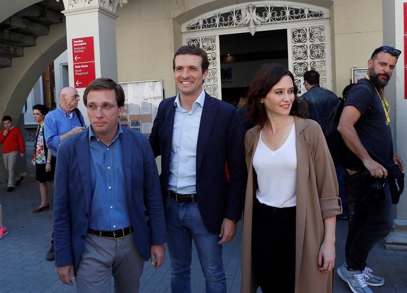 Pablo Casado, José Luis Martínez-Almeida e Isabel Díaz Ayuso