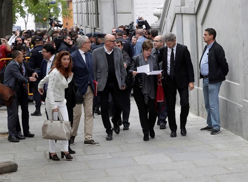 Miembros de la Mesa del Parlament llegan al Tribunal Supremo