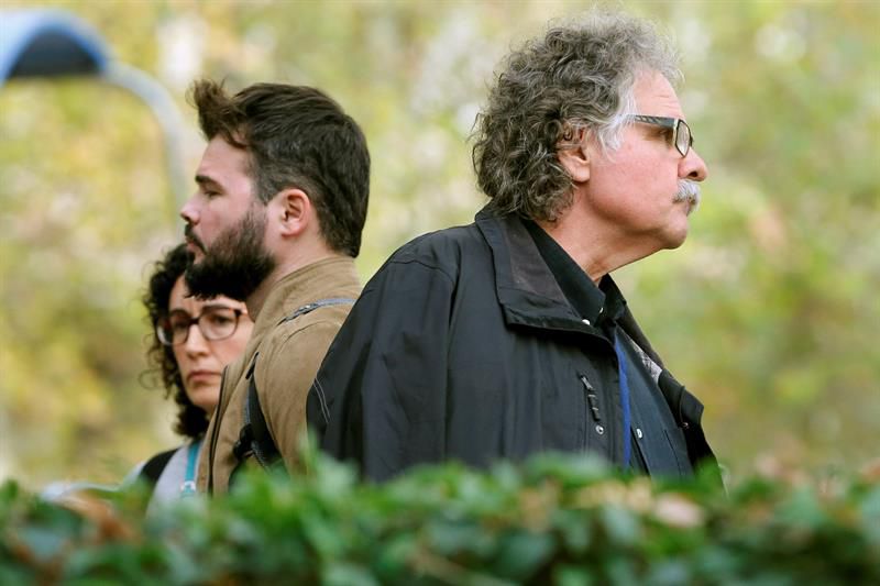 Gabriel Rufián y Joan Tardá, en las inmediaciones del Tribunal Supremo