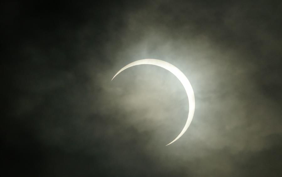 Eclipse anular de Sol visto desde Filipinas.