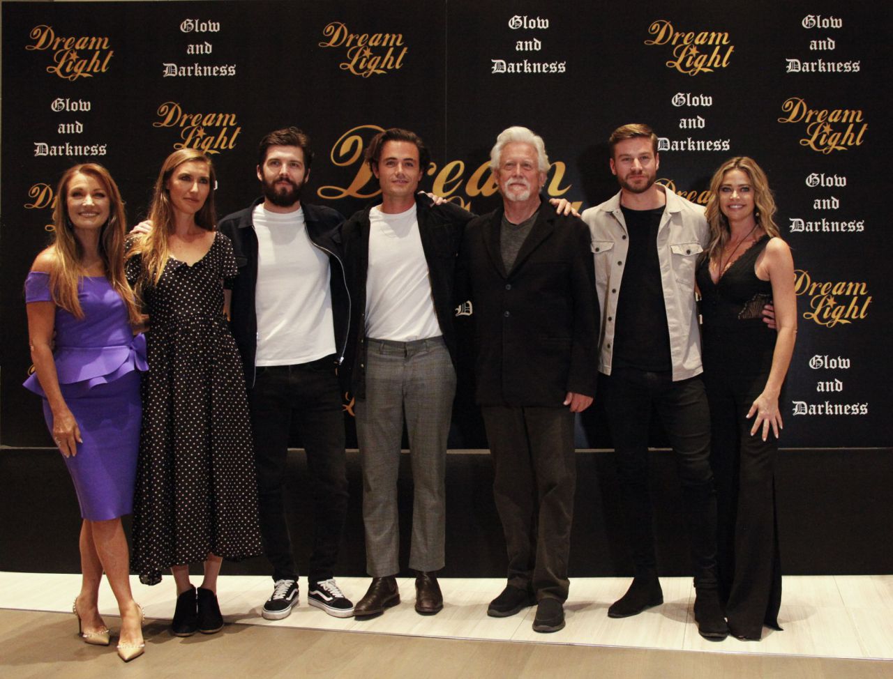 Jane Seymour, Katherine Flynn, Marc Hughes, Luke Cosgrove, Bruce Davison, Ben O´Obrien y Denise Richards