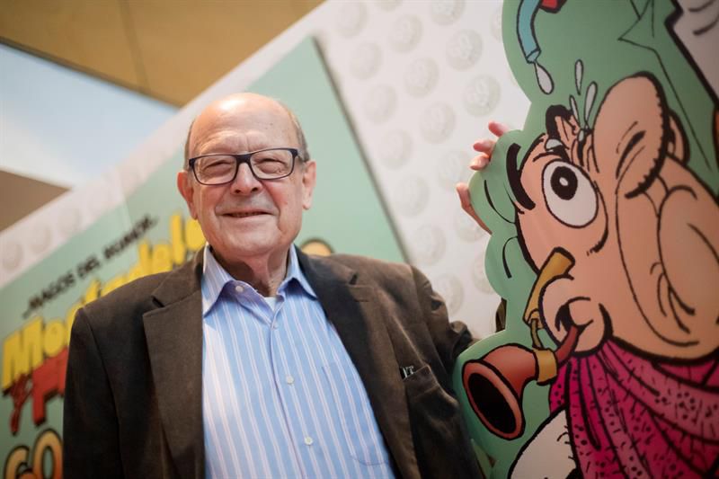 Francisco Ibáñez, el creador de Mortadelo y Filemón, posa durante la presentación de las nuevas aventuras de estos populares personajes que acaban de cumplir 60 años.