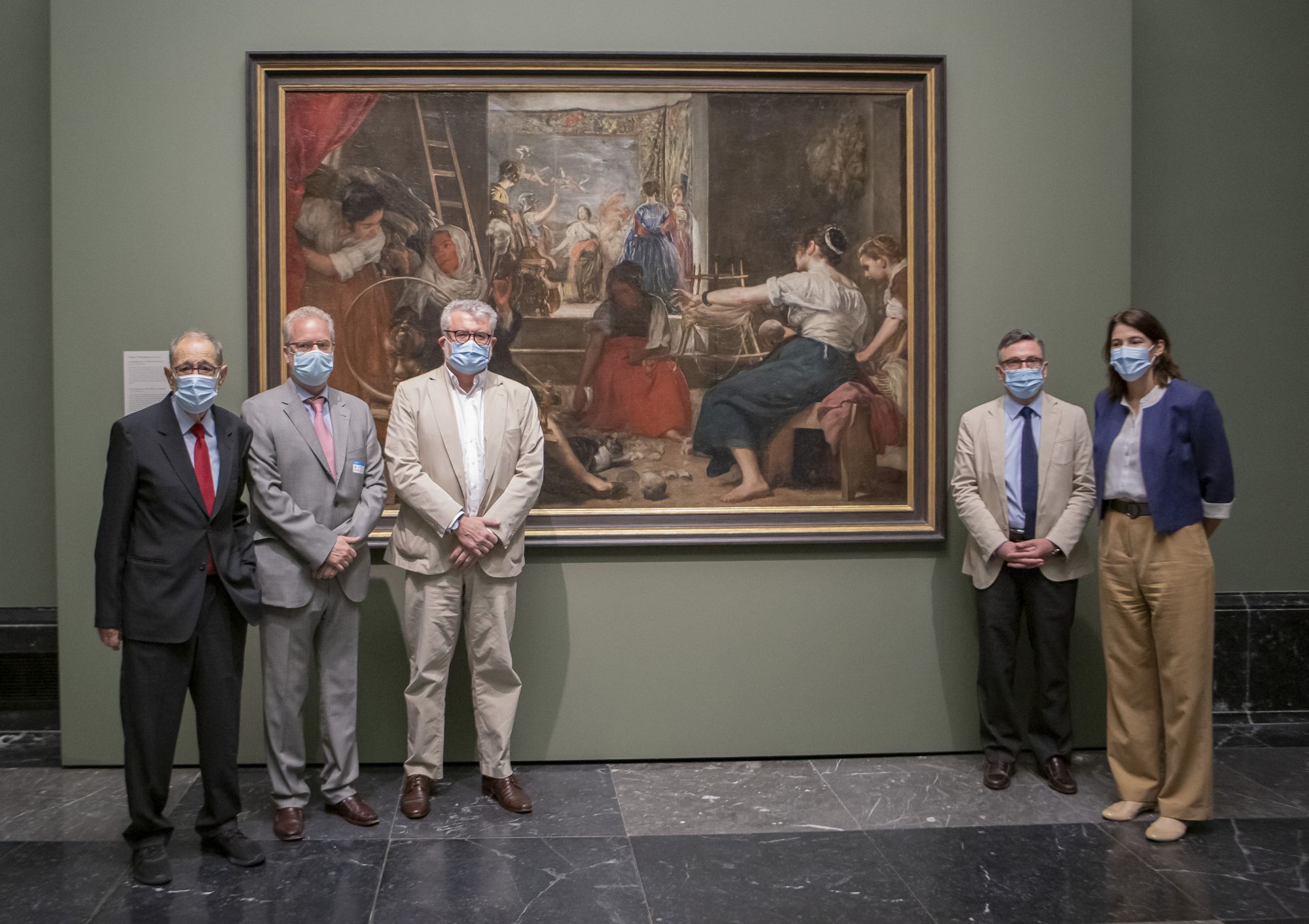 De izquierda a derecha, Javier Solana, Presidente del Real Patronato del Museo Nacional del Prado; Tomás Fernández, Director Financiero de American Express Europe; Miguel Falomir, Director del Museo Nacional del Prado; Andrés Úbeda, Director Adjunto de Conservación del Museo Nacional del Prado; y Christina Simmons, Executive Director American Friends of the Prado Museum. Autor: Museo Nacional del Prado.