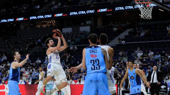 ACB. El Real Madrid reacciona y el Barcelona pincha