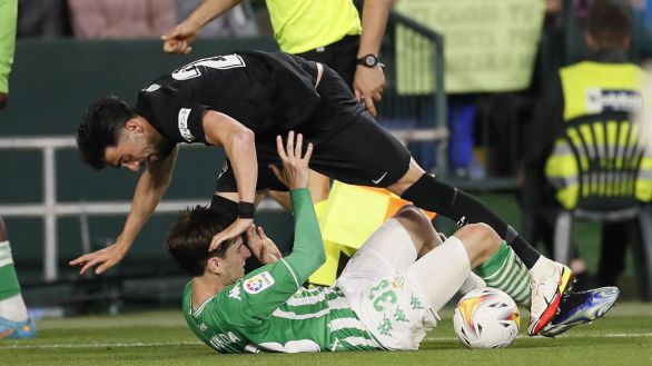 El Betis se la pega con el Elche antes de la final de Copa del Rey | 0-1