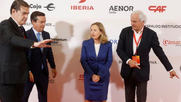 Calviño rechaza posar para una foto en un foro por ser la única mujer