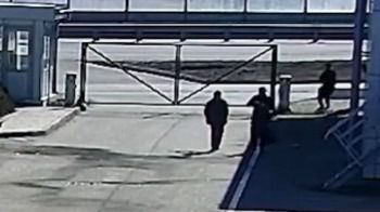 Un vídeo muestra a soldados rusos disparando a civiles ucranianos desarmados