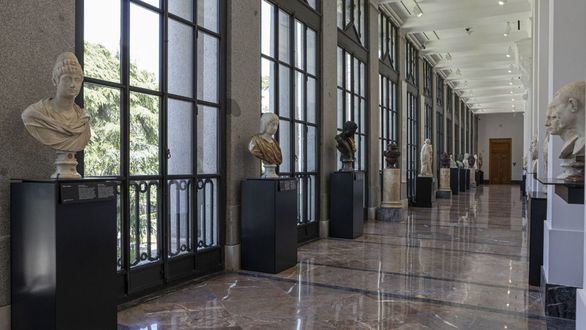 El Prado repasa dos siglos de escultura en un nuevo espacio con luz natural