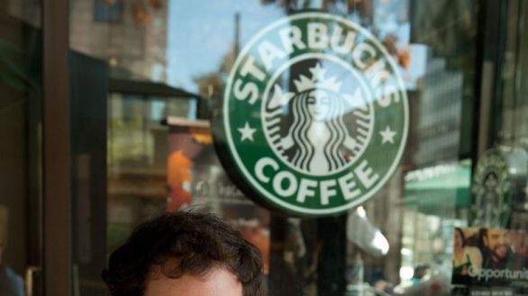 Starbucks se une a McDonald's y anuncia su retirada del mercado ruso