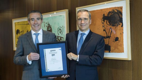 CaixaBank certifica con AENOR su compromiso con las personas mayores